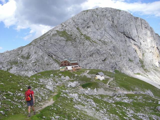 19 zum Guttenberghaus.JPG